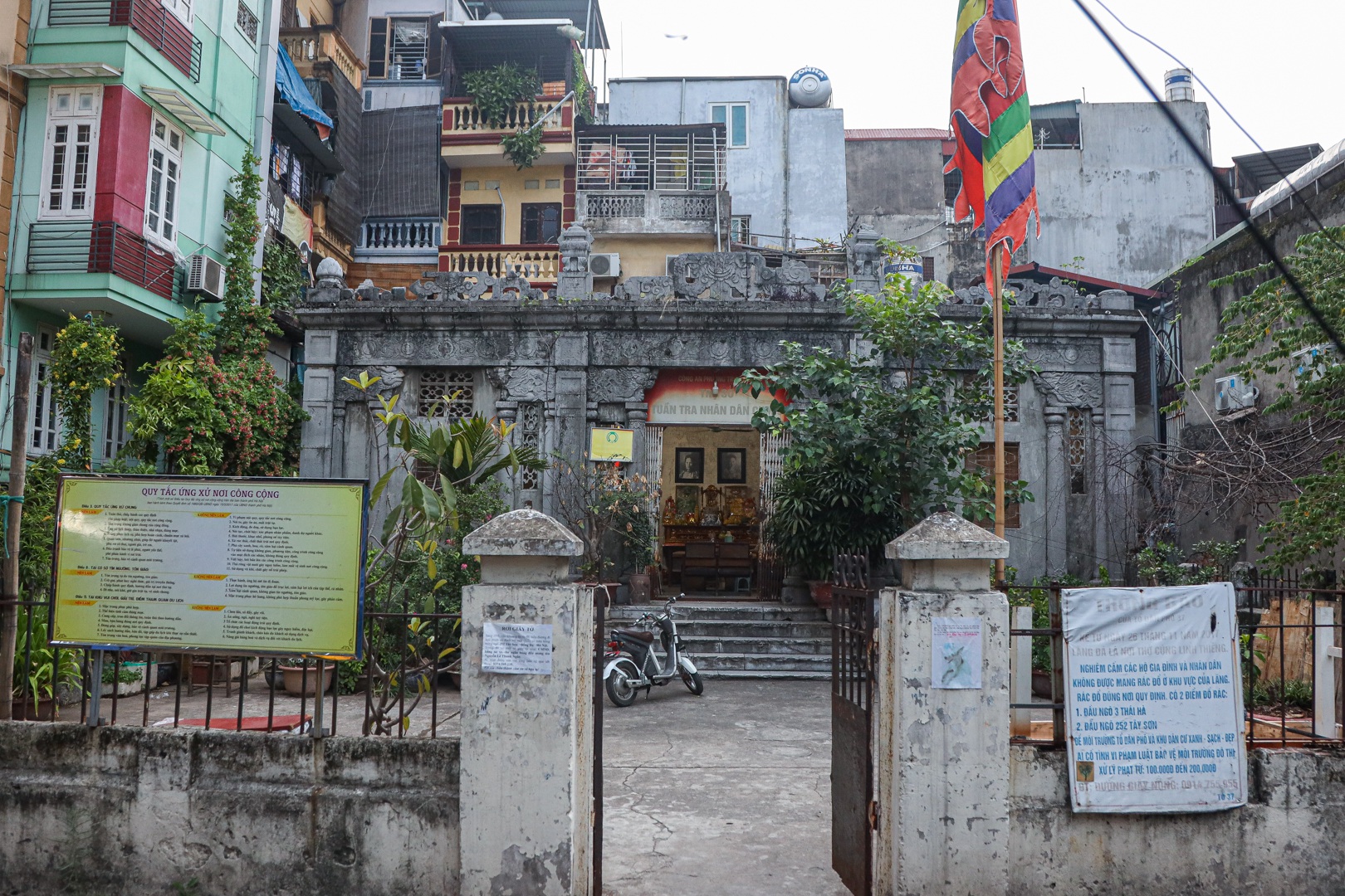 Lăng mộ đá cổ 100 tuổi giữa lòng Hà Nội - 1 Lăng mộ đá cổ 100 tuổi giữa lòng Hà Nội - 1