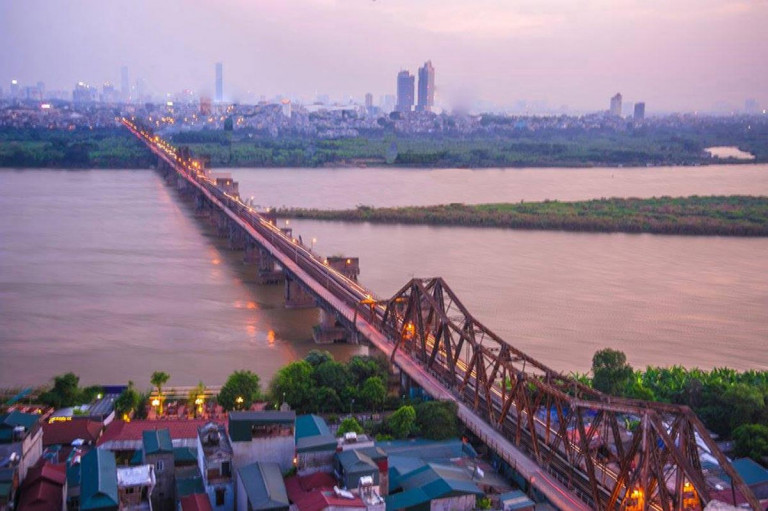 (Cầu Long Biên - Ảnh: KTS Nguyễn Phú Đức)