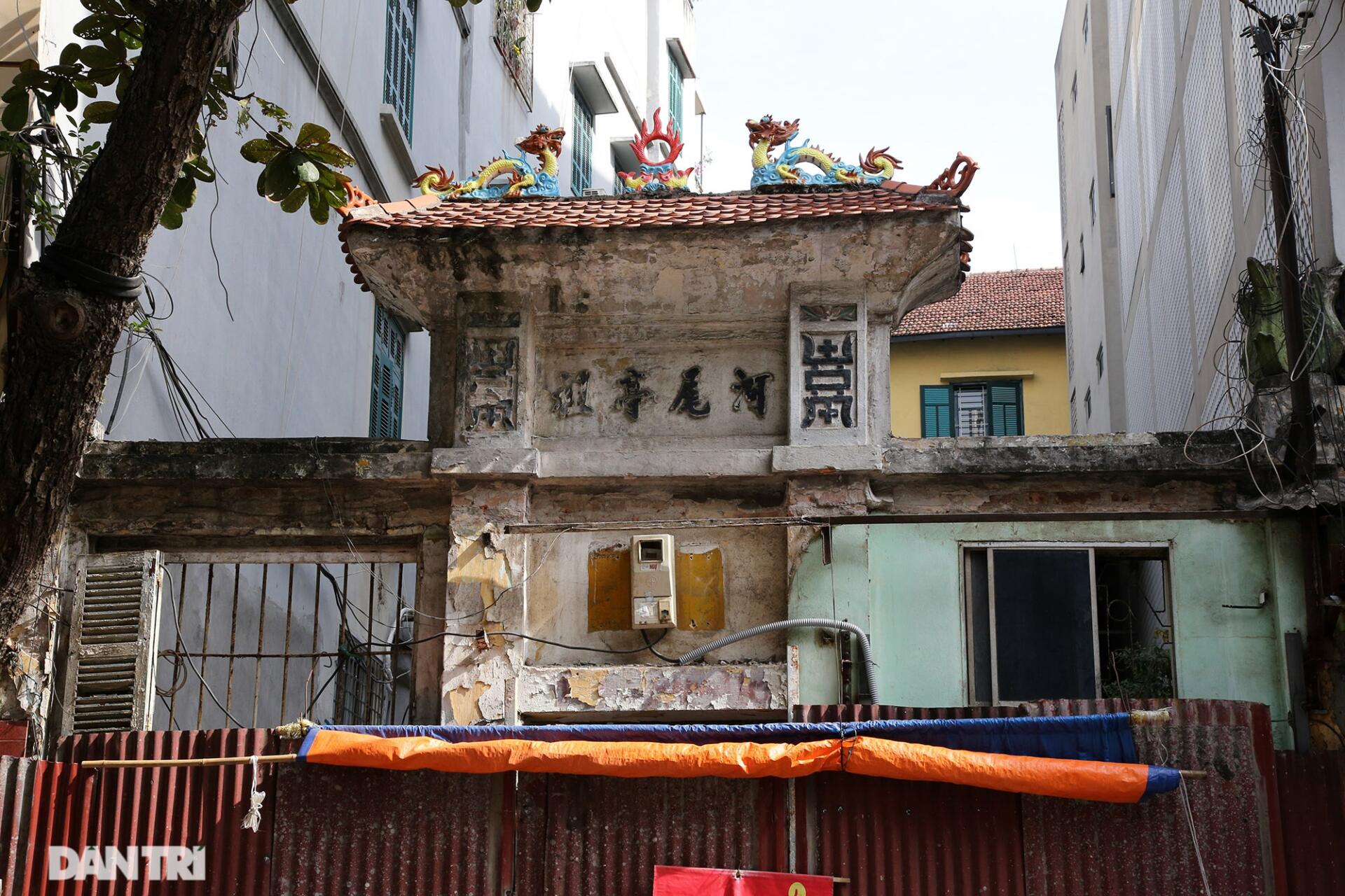 Những ngôi đình cổ ở 36 phố phường đang dần biến mất - 11 Những ngôi đình cổ ở 36 phố phường đang dần biến mất - 11