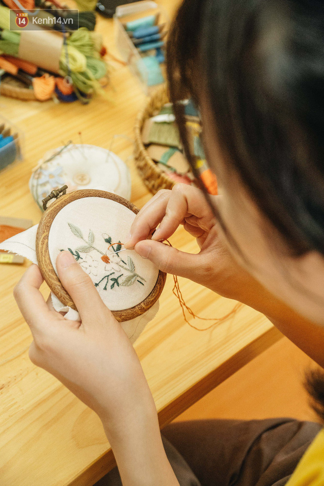Cô gái bỏ nghề kiến trúc, theo đuổi đam mê với... kim chỉ: Bạn lựa chọn "được đi làm" hay "lại phải đi làm"? - Ảnh 7.