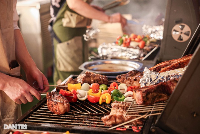 Người Hà Nội chi tiền triệu cắm trại trên nóc tòa nhà cao tầng - 10