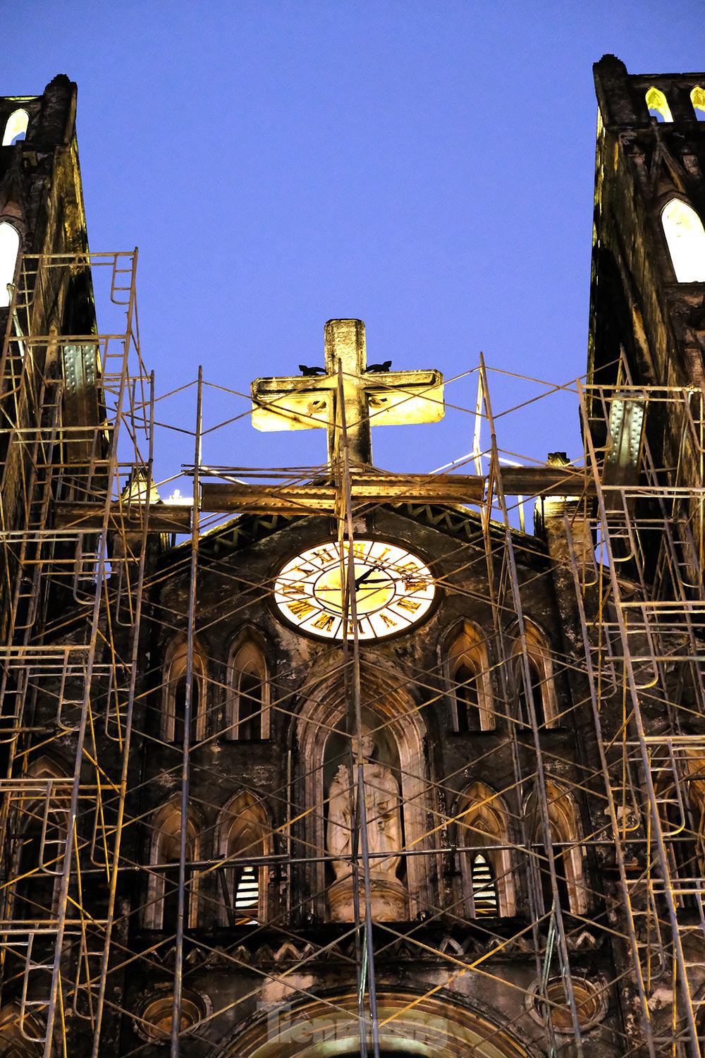 Nhà thờ Lớn Hà Nội trước ngày 'khoác áo mới' ảnh 3