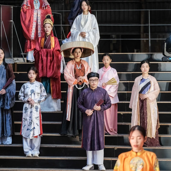 Thời trang cổ phục thu hút người trẻ - Ảnh 4. Thời trang cổ phục thu hút người trẻ - Ảnh 4.