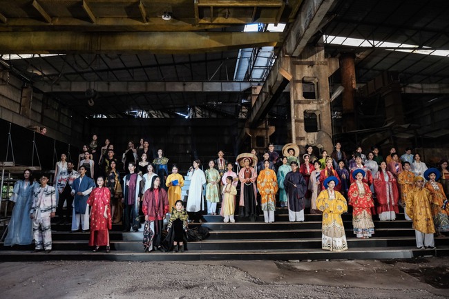 Thời trang cổ phục thu hút người trẻ - Ảnh 1. Thời trang cổ phục thu hút người trẻ - Ảnh 1.