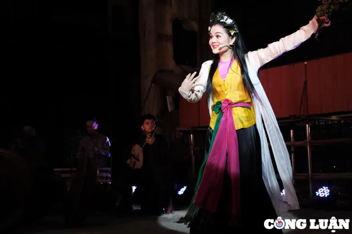  Nghệ sĩ múa biểu diễn tại chương trình. 