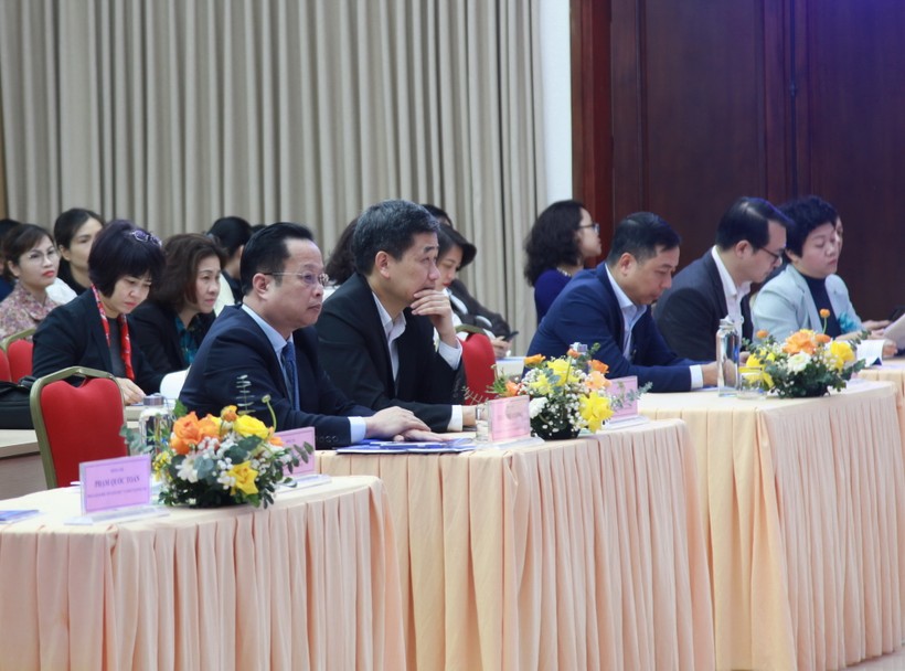 Các đại biểu dự hội thảo. Các đại biểu dự hội thảo.