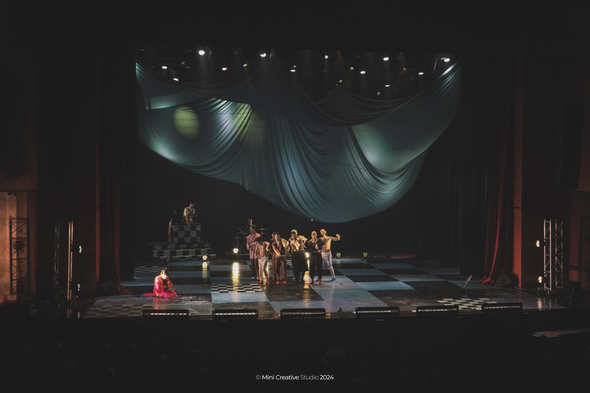 '129BPM: Động phách tách kén' - một trình diễn hip hop độc đáo- Ảnh 2.