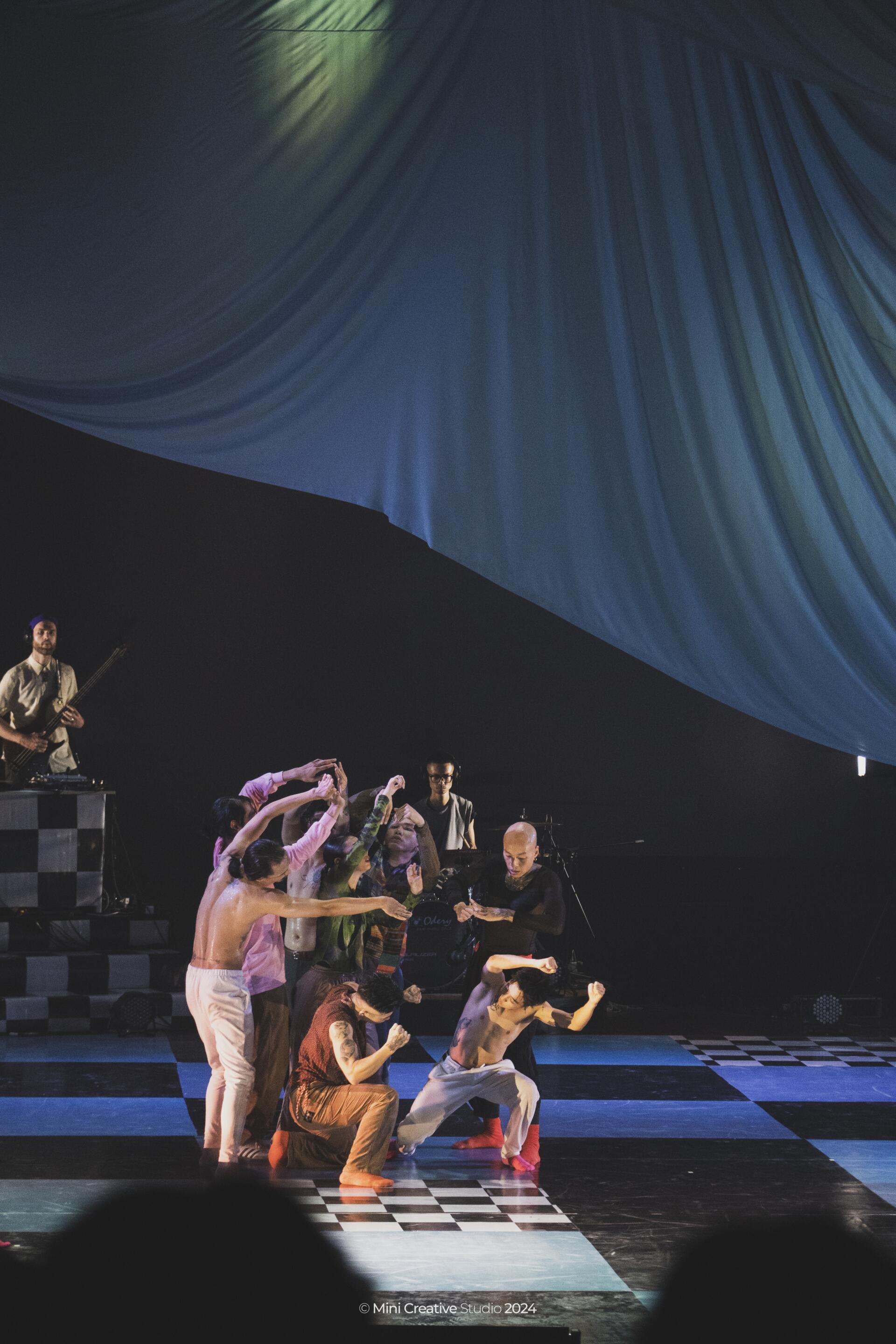 '129BPM: Động phách tách kén' - một trình diễn hip hop độc đáo- Ảnh 3.