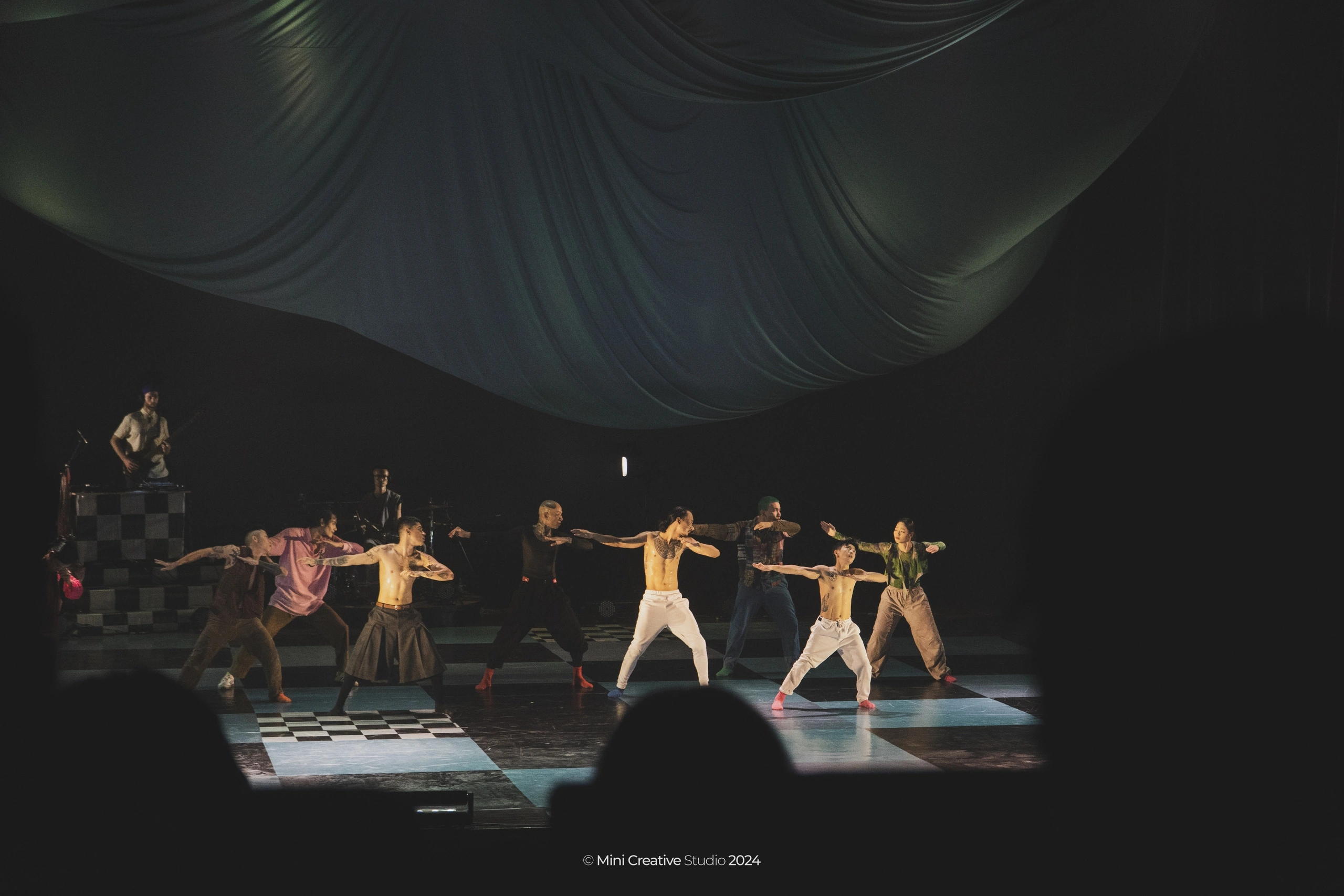 '129BPM: Động phách tách kén' - một trình diễn hip hop độc đáo- Ảnh 1.