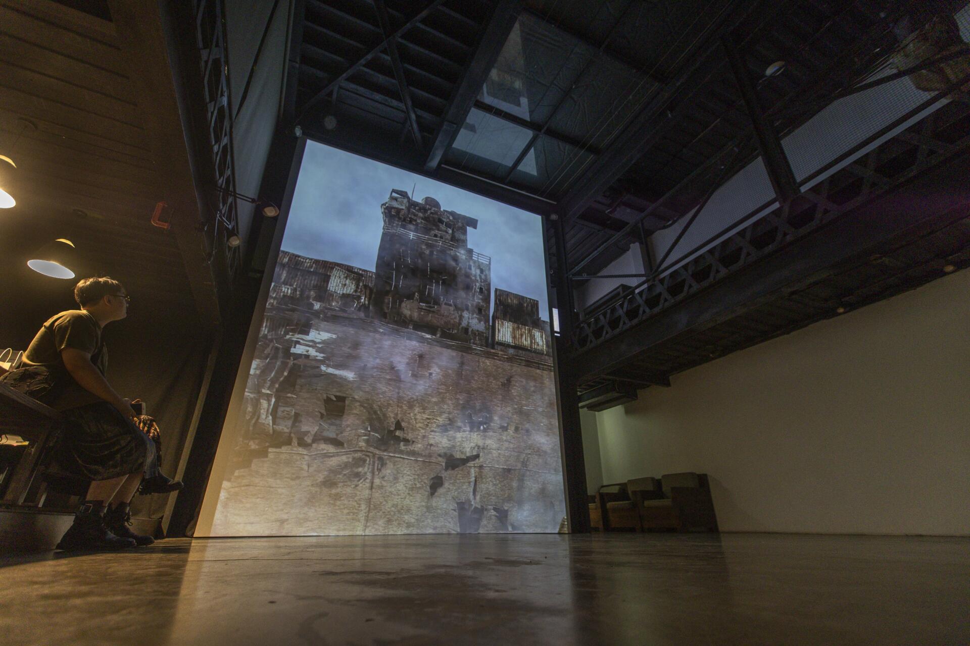 Cảm nhận nỗi nhớ qua triển lãm 'Mô hình phân rã'- Ảnh 1. Cảm nhận nỗi nhớ qua triển lãm 'Mô hình phân rã'- Ảnh 1.