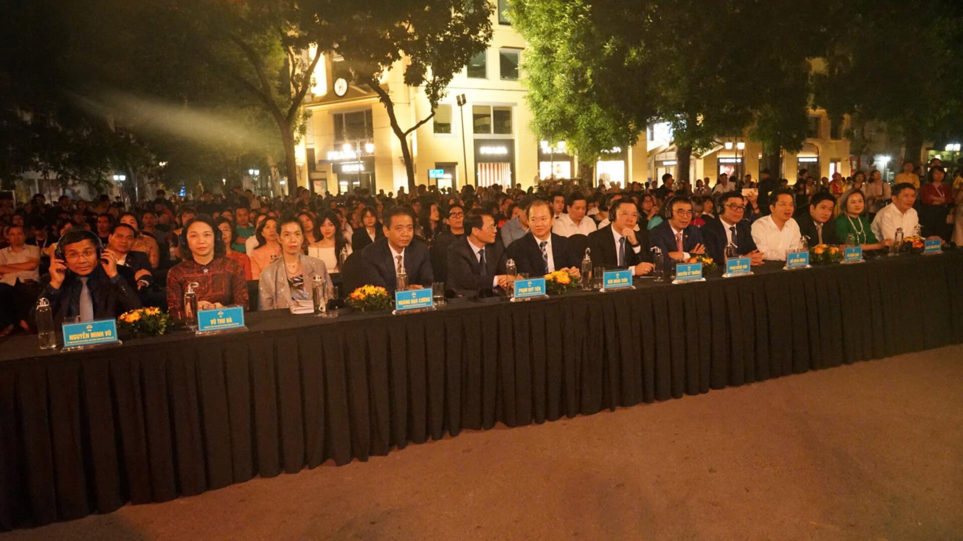 Khai mạc Lễ hội thiết kế sáng tạo 2024 Lễ hội Thiết kế Sáng tạo Hà Nội 2024: Hội tụ và lan tỏa tinh thần sáng tạo Thủ đô