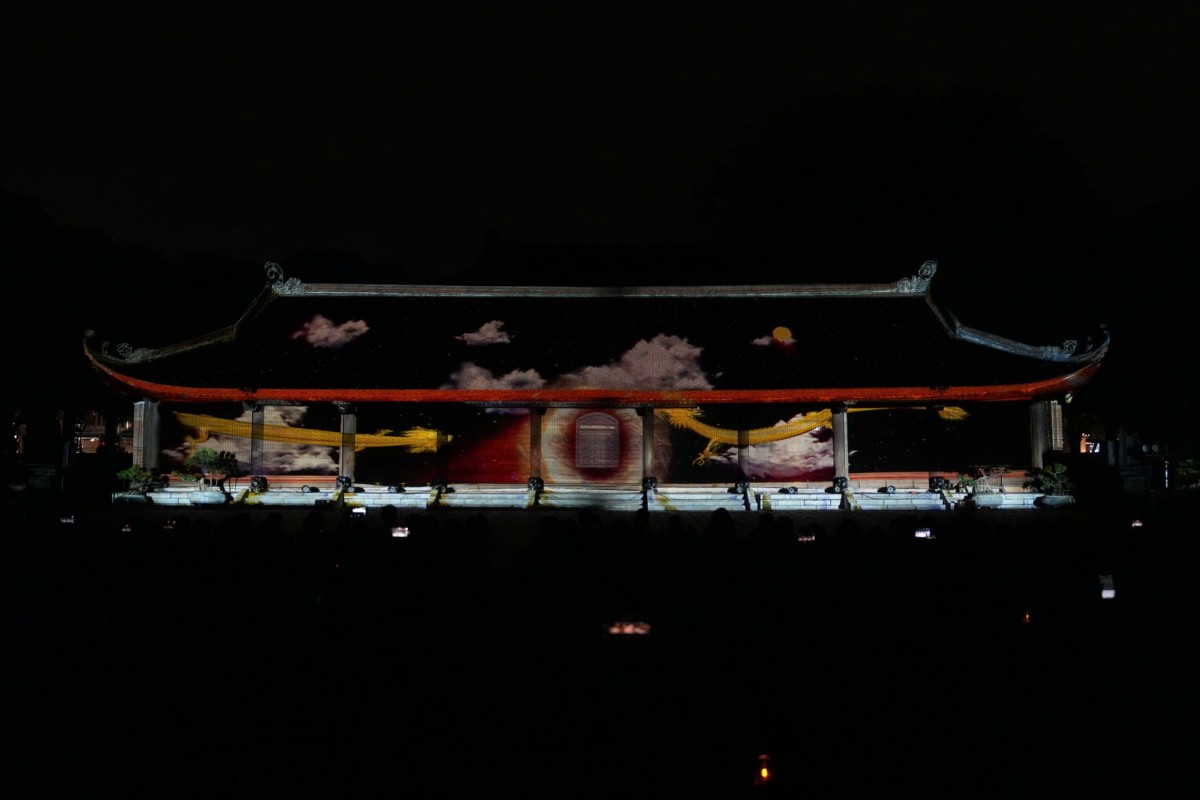 Ra mắt phim "Sử đá lưu danh" tại tour đêm Văn Miếu - Quốc Tử Giám