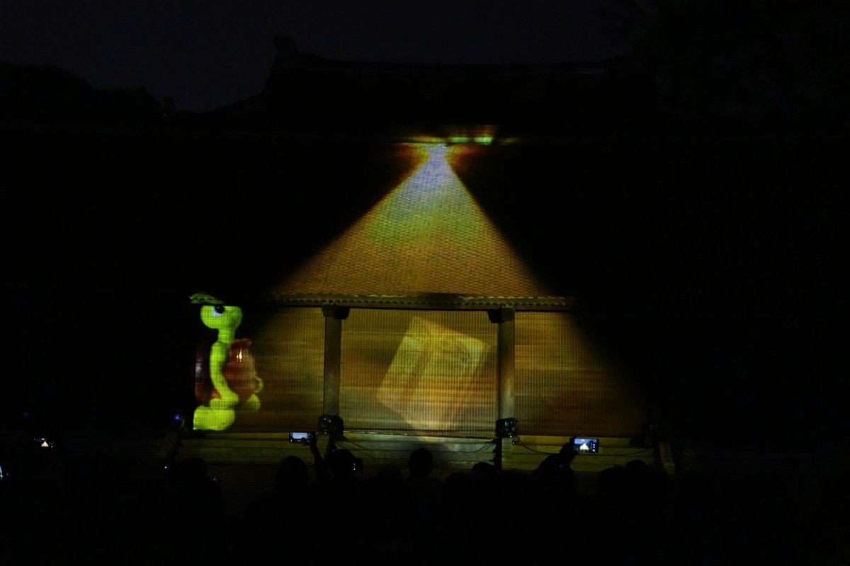 Ra mắt phim "Sử đá lưu danh" tại tour đêm Văn Miếu - Quốc Tử Giám