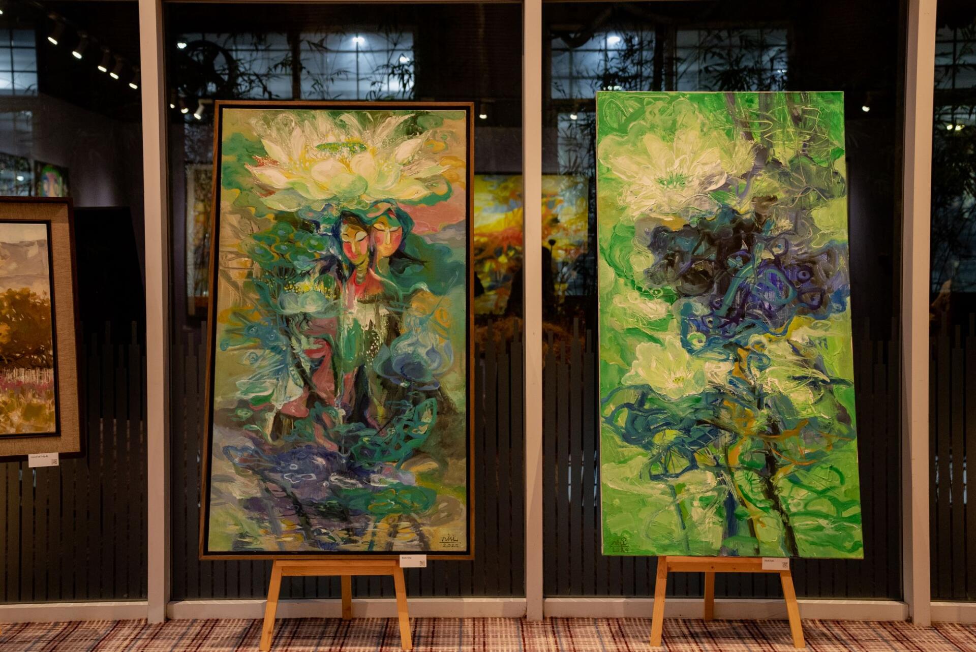 trung bay hoa tranh hoa si giang sinh liti florist binh nhi