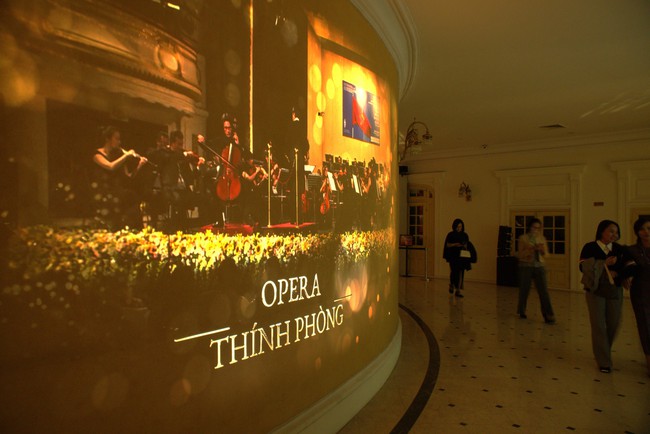 Công nghệ ánh sáng khai mở 115 năm lịch sử Nhà Hát Lớn - Ảnh 19. Công nghệ ánh sáng khai mở 115 năm lịch sử Nhà Hát Lớn - Ảnh 19.