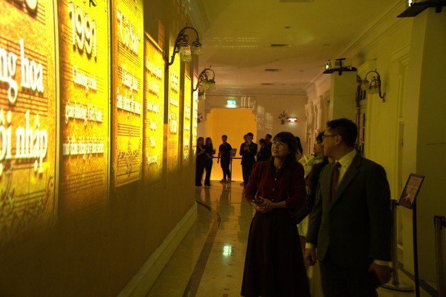 Công nghệ ánh sáng khai mở 115 năm lịch sử Nhà Hát Lớn - Ảnh 20. Công nghệ ánh sáng khai mở 115 năm lịch sử Nhà Hát Lớn - Ảnh 20.