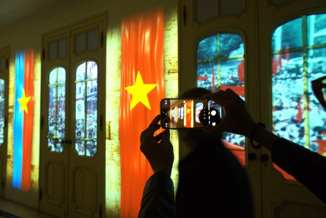 Công nghệ ánh sáng khai mở 115 năm lịch sử Nhà Hát Lớn - Ảnh 4. Công nghệ ánh sáng khai mở 115 năm lịch sử Nhà Hát Lớn - Ảnh 4.