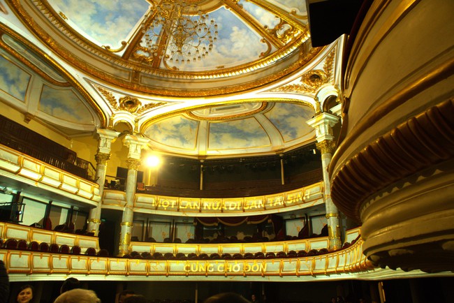 Công nghệ ánh sáng khai mở 115 năm lịch sử Nhà Hát Lớn - Ảnh 28. Công nghệ ánh sáng khai mở 115 năm lịch sử Nhà Hát Lớn - Ảnh 28.